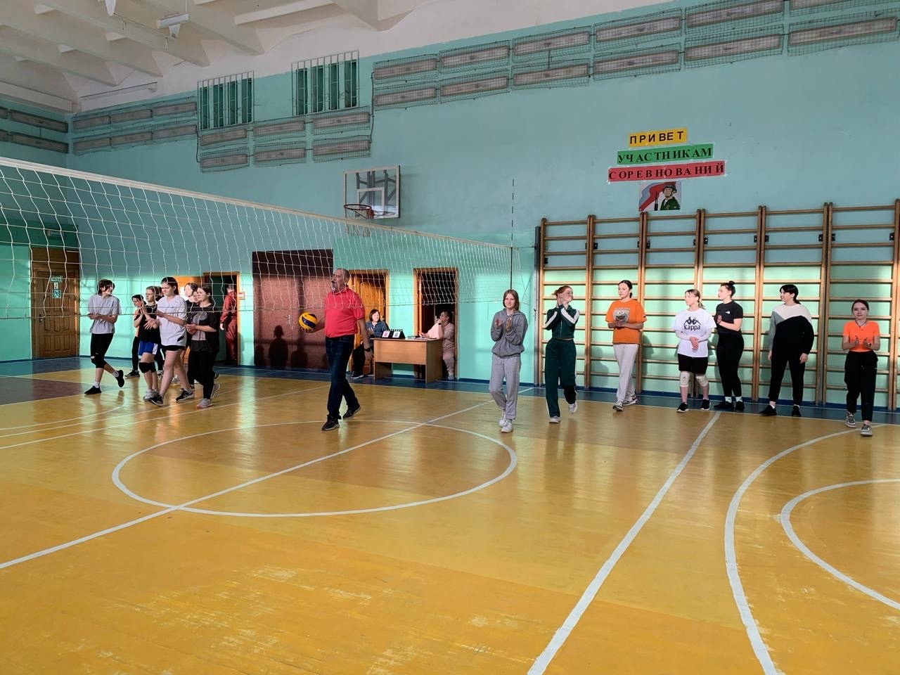 Соревнованиях по волейболу, в зачет 60 Спартакиады школьников городских общеобразовательных учреждений.