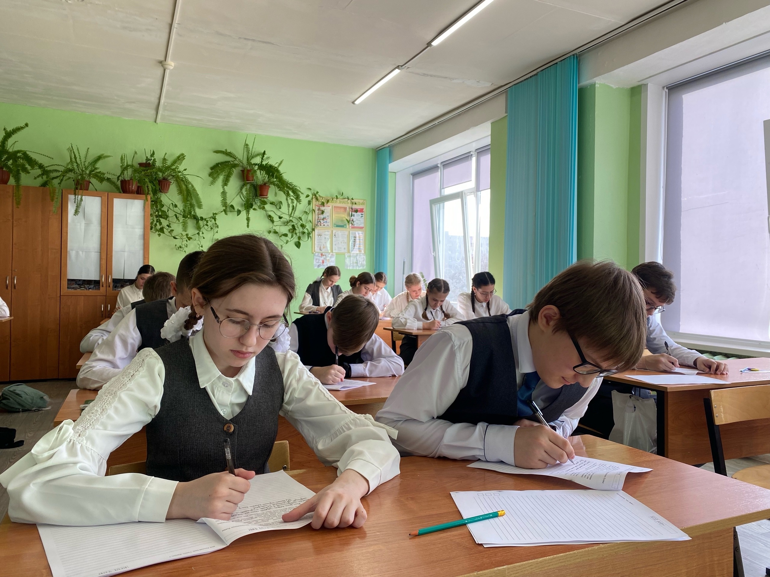 Всероссийские проверочные работы написали обучающиеся 4-х и 7-х классов по русскому языку.