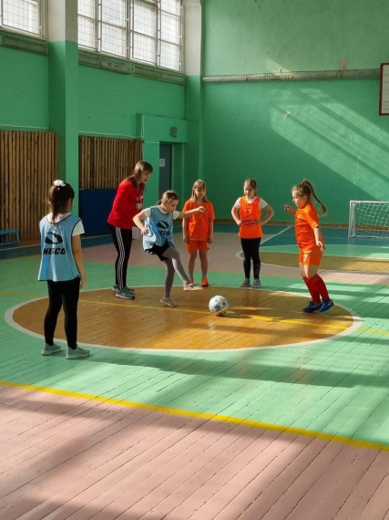 В преддверии празднования Международного женского дня были проведены соревнования по мини-футболу &quot;Классный кубок&quot;.